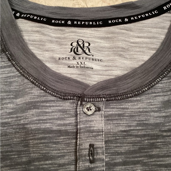 Rock &Republic mens short sleeve 3 button shirt - Picture 2 of 6